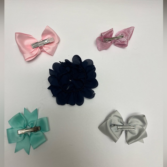 ❤️ FREE with any purchase 🙏🏽 Lot of 4 🎀🩵💖 bows clips and 1 ruffle scrunchie - Picture 5 of 14